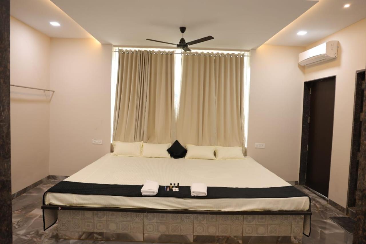 Navkar Palace Hotel & Resort, Sanawad Экстерьер фото